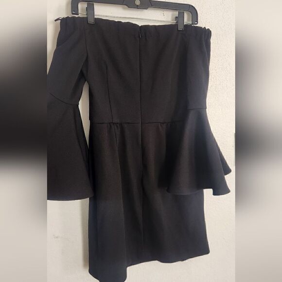Trina Turk Off the Shoulder Bell Sleeves Black Dress Size 6 - Picture 3 of 15
